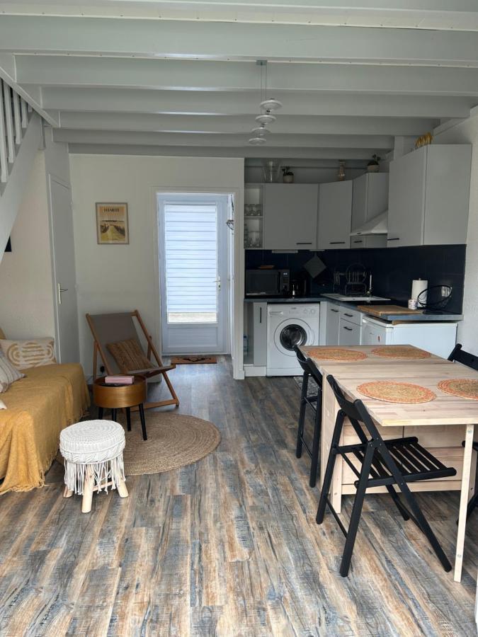 Villa En Bord De Mer ポミシェ エクステリア 写真